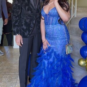 Elegant Blue Feathered Prom Dress